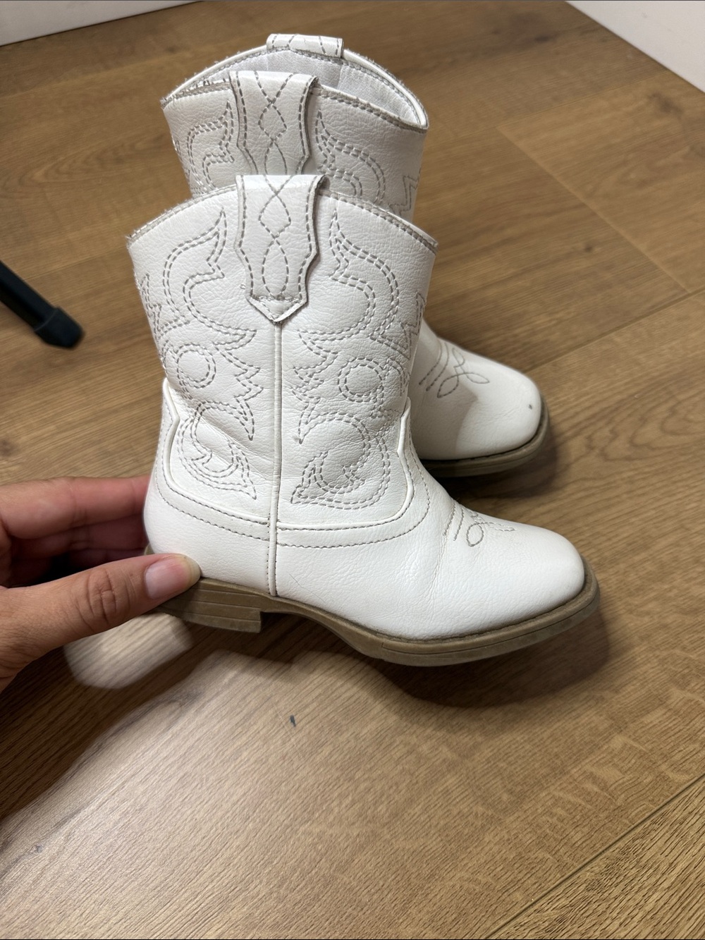 wonder nation White Kids Western Cowboy Boots with Stitch Detail